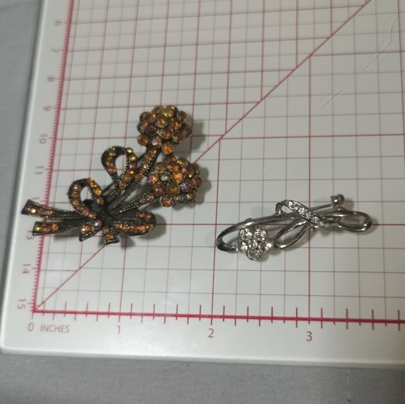 Vintage Flower Brooches Lot of 2 - Picture 4 of 9